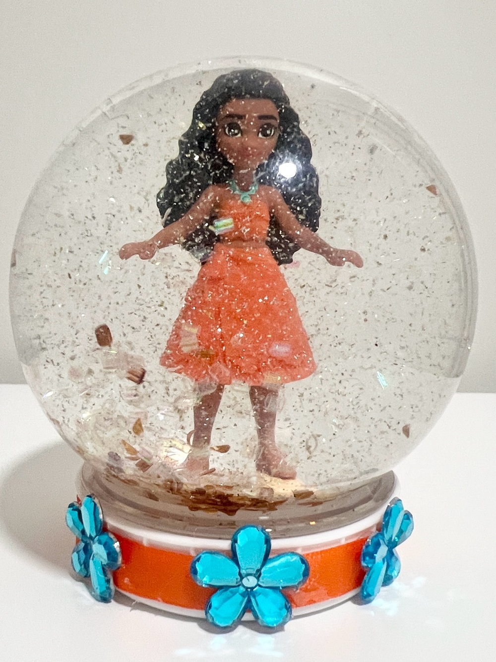 Moana Snow Globe Figure